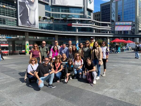 Downtown Toronto: Walking Tour Experience. English/Spanish - Booking and Cancellation Policy