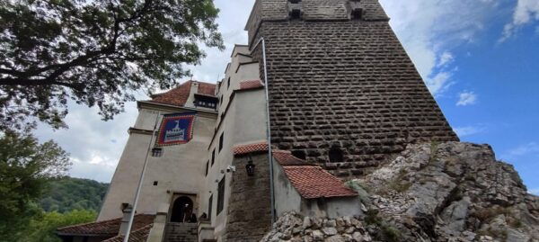 Dracula Castle, Peles Castle and Brasov Private Day Tour - Pricing Details