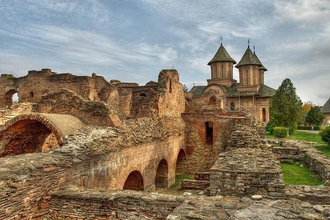 Draculas Castle and Draculas Royal Court Trip - Itinerary Highlights