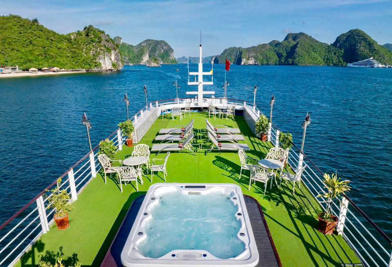 Dragon King Day Cruise: Ha Long Bay Tour with Sung Sot & Ti Top - Ti Top Island: climb for the view or take a swim
