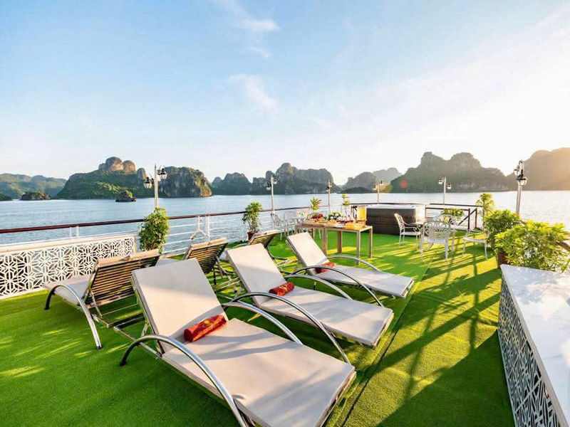 Dragon King Day Cruise: Ha Long Bay Tour with Sung Sot & Ti Top - What the price buys you