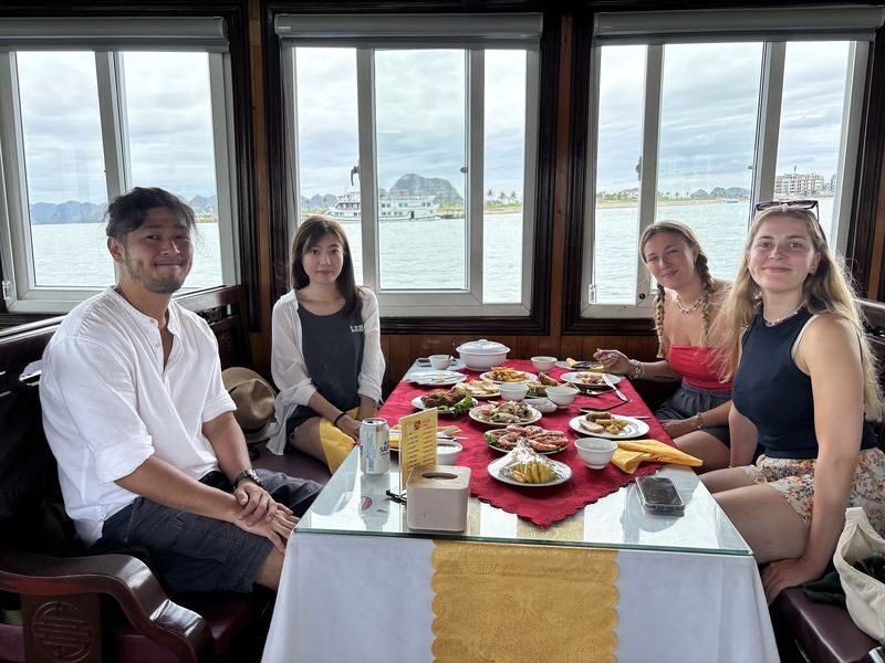 Dragonfly Day Cruise: Ha Long Bay, Thien Cung Cave, Kayaking - Exploring Thien Cung Cave on Dau Go Island
