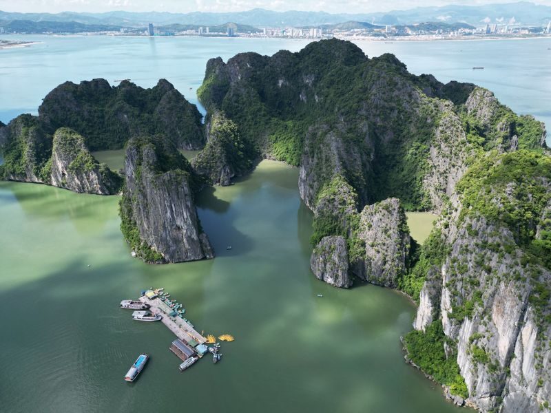 Dragonfly Day Cruise: Ha Long Bay, Thien Cung Cave, Kayaking - Should you book the Dragonfly Day Cruise?