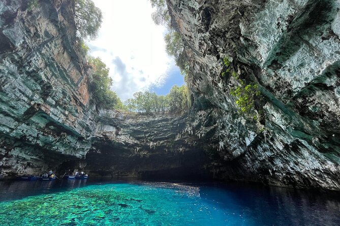 Dream Tour: Melissani Lake, Drogarati Cave, Myrtos - Tour Duration and Meeting Point