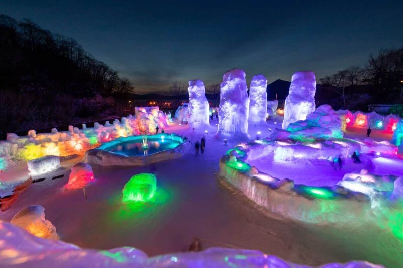 Dreamy ice sculptures decorated with lights-Lake Shikotsu Ice Wave Festival half-day tour at nightfall from Sapporo - Why Lake Shikotsu’s ice is worth seeing at night