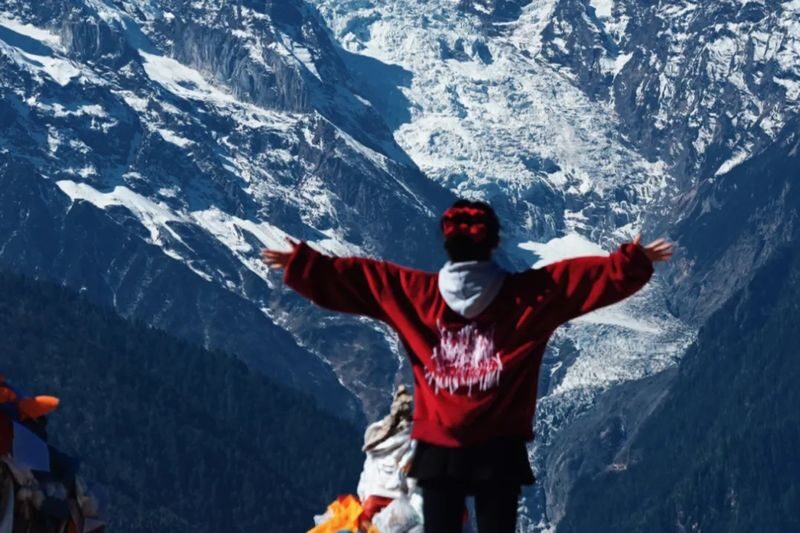 Dreamy Yunnan, Shangri-La Snow Mountain Dream 4-Day Tour - Day 2: Baisha, Tiger Leaping Gorge and Baishuitai
