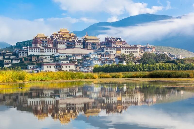 Dreamy Yunnan, Shangri-La Snow Mountain Dream 4-Day Tour - Day 3: Monastery, grassland and Meili sunset
