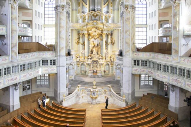 Dresden: 60-Minute Walking Tour With Frauenkirche Concert - Reservation Details