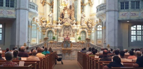Dresden: 60-Minute Walking Tour With Frauenkirche Concert - Duration and Availability