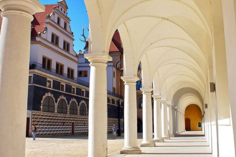 Dresden: City & Semperoper Guided Walking Tour - Discovering the Zwinger & Cultural Heritage