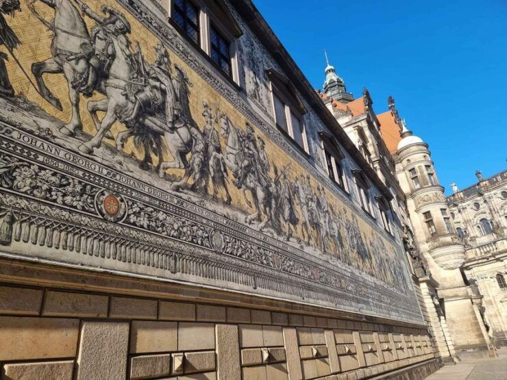 Dresden: Old Town Quest Smartphone App Game - Activity Details