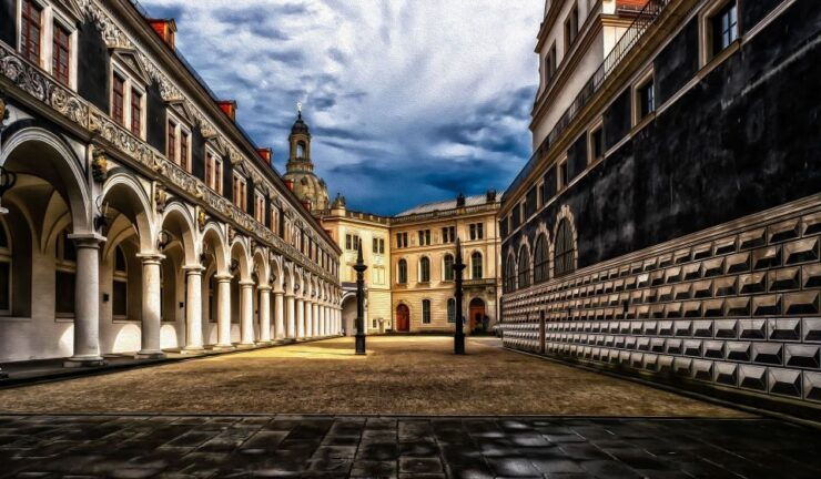 Dresden: Private Guided Walking Tour - Notable Figures and Stories of Dresden