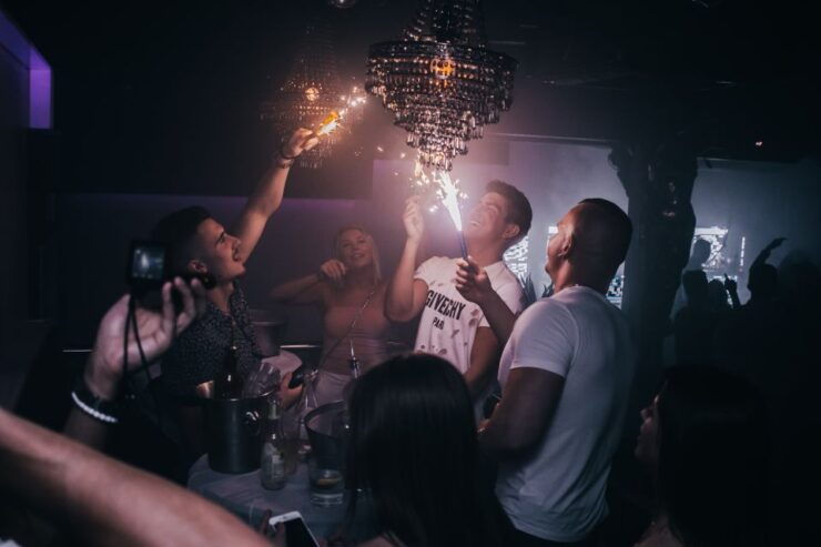 Dresden: Private Pub Crawl Tour - Experience the Dresden Nightlife