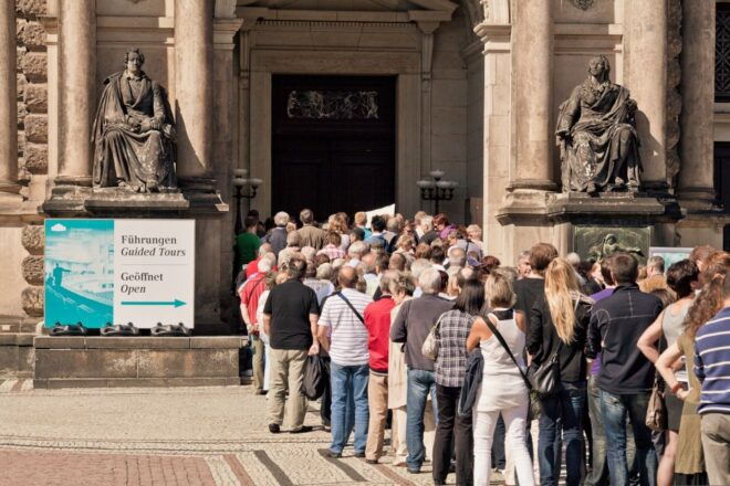 Dresden: Semperoper and Old Town Tour - Uncovering the Complex History