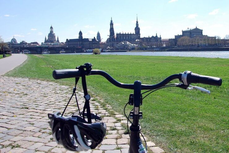 Dresden: Sightseeing-Tour in German by Bike - Experience Highlights