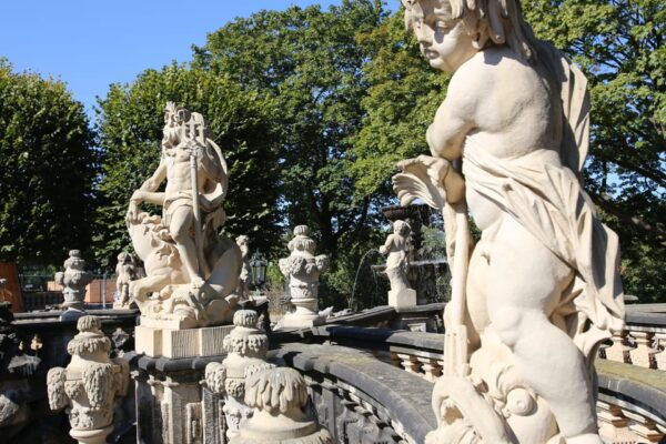 Dresden: Sightseeing Walking Tour in English - Discovering 1000 Years of History
