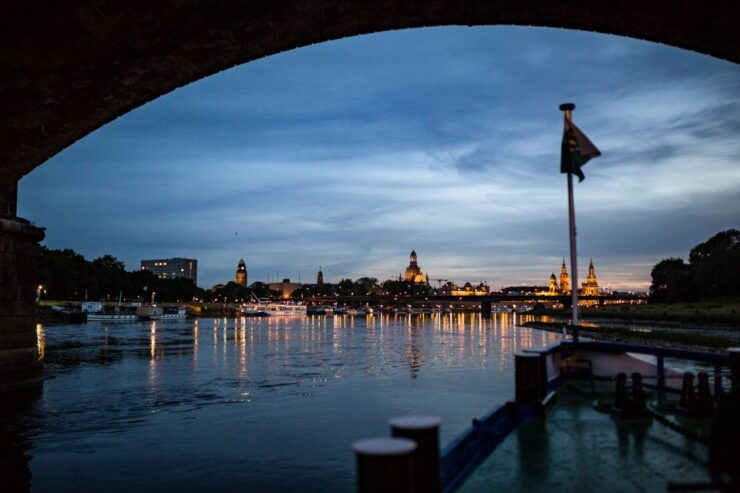 Dresden: Sunset Paddle Steamer Tour on the Elbe River - Scenic Landscapes and Castles