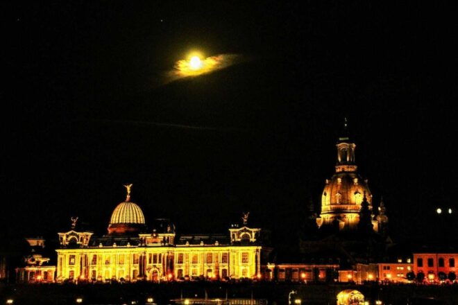 Dresden: The Original Night Watchman Tour in Lantern Light - Full Tour Description