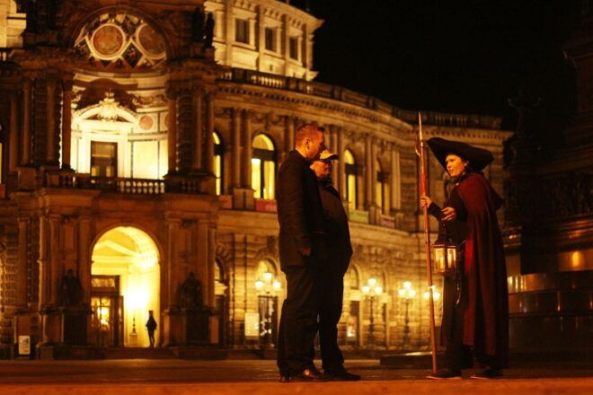 Dresden: The Original Night Watchman Tour in Lantern Light - Selecting Participants and Date