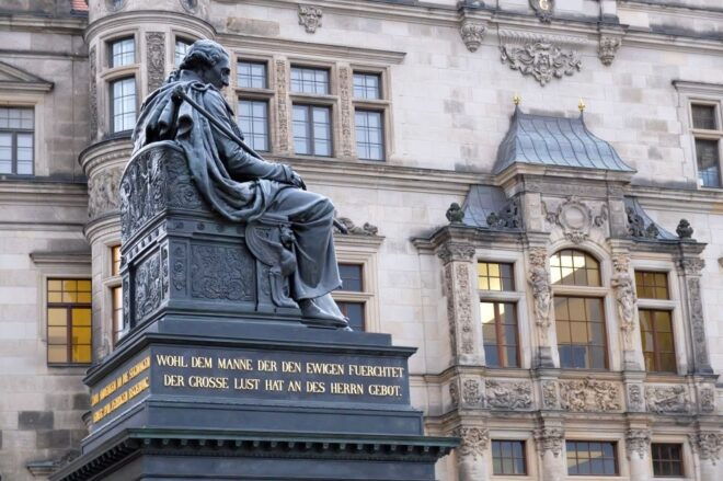 Dresden With a Touch of Xmas: English Small Group Tour - Discover Dresdens Cultural Capital of Art and Music