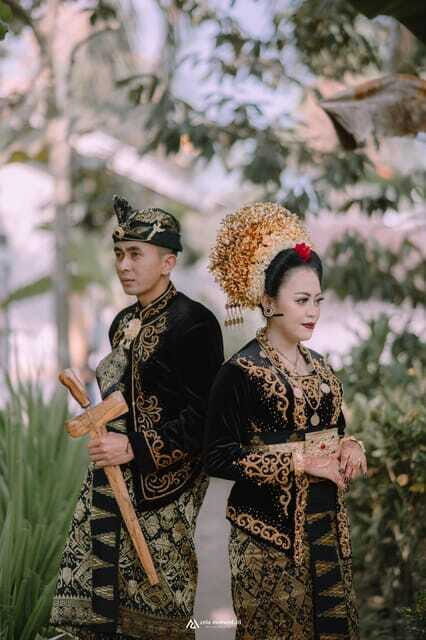 Dress Up Like The King and Queen Of Lombok - The Sum Up