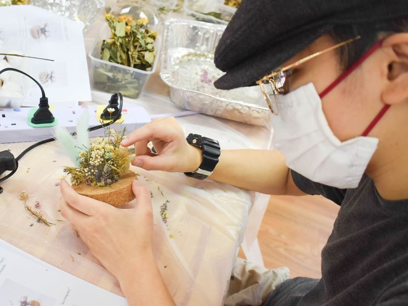 Dried Flowers Dome Workshop in Marymount - How much help should you expect?