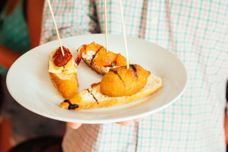 Drinks & Bites in Barcelona Private Tour - Experience Highlights