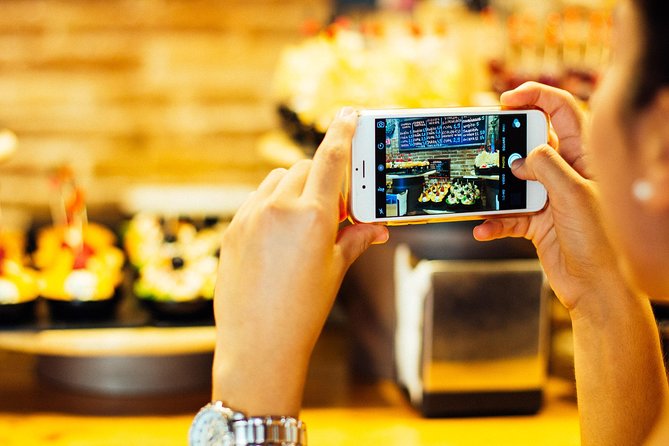 Drinks & Bites in El Born Private Tour - Enjoy Spanish Wines From Nearby Vineyards