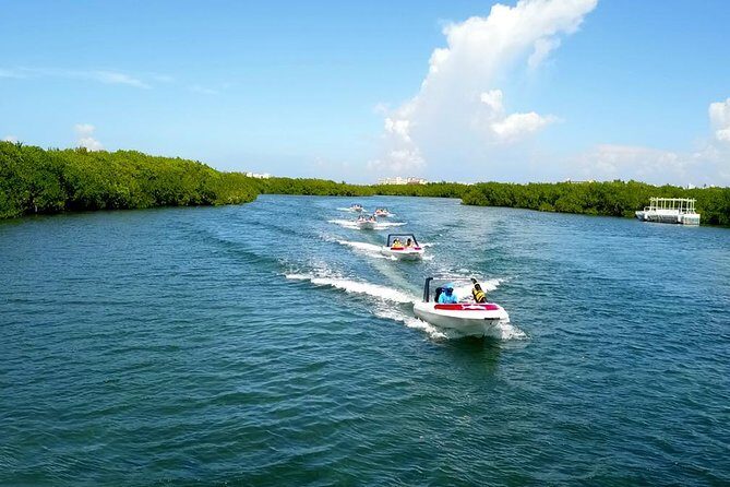 Drive the best speedboat in Cancun and feel the adrenaline. - A Closer Look at the Speedboat Tour Experience