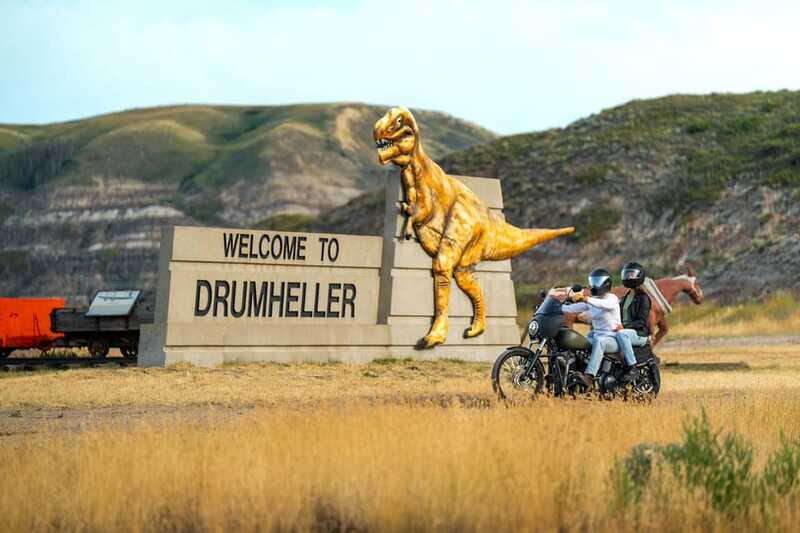 Drumheller: Dinosaurs, Canyons, & Hoodoos Day Tour - Hoodoo Trail and Rock Formations