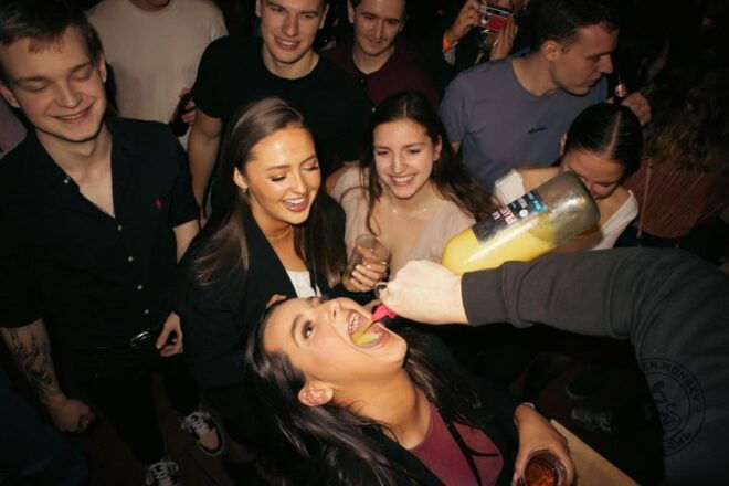 Drunken Monkey Prague Daytime Pub Crawl Open Bar Party Vibes - Customer Ratings and Feedback