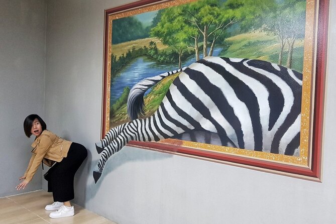 Dubai 3D World Selfie Museum Skip-the-line Entrance Ticket - Capture Memorable Selfies in 3D