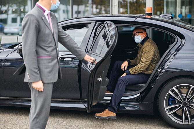 Dubai Airport to Dubai City Transfer in Lexus Sedan - Confirmation and Accessibility