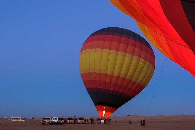 Dubai Beautiful Desert by Hot Air Balloon With Falcon Show - Indulge in a Delicious Breakfast and Air-Conditioned Transport