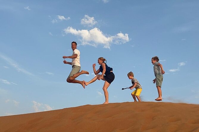 Dubai Elite Red Dunes Safari With Sunset & Bedouin Camp - Included Amenities