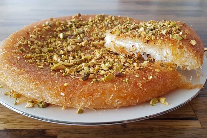 Dubai Evening Top 10 Food With Boat Ride - Evening Ambiance