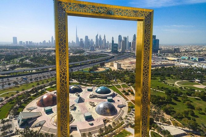 Dubai Frame & La Perle Dragon Dubai (Bronze) With Transfer - Marvel at Acrobatics and Aquatic Stunts