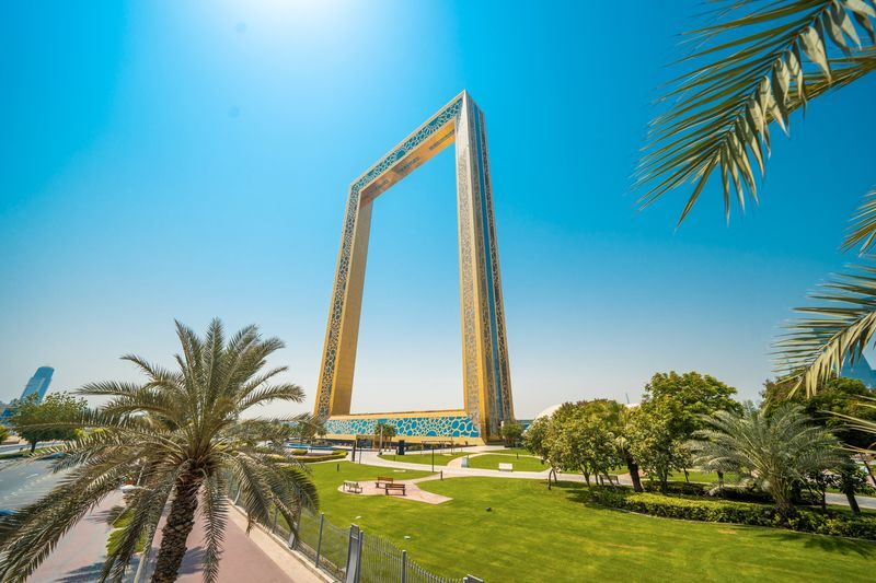 Dubai Frame Ticket - Who should make room for the Dubai Frame?