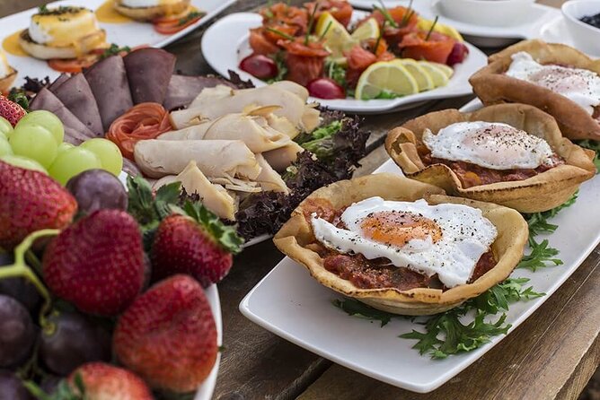 Dubai Hot Air Balloon Sunrise Sightseeing Ride - Inclusions and Meeting Details