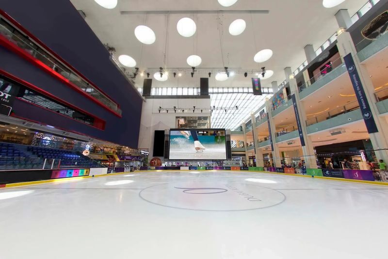 Dubai Ice Rink Ticket - Ice skating in the middle of Dubai