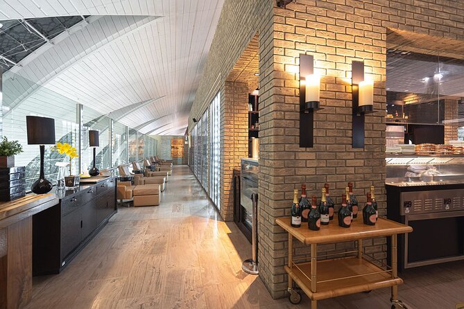 Dubai International Airport (DXB) T3/T1/T2 Luxury Lounge Access - Pricing and Booking Process