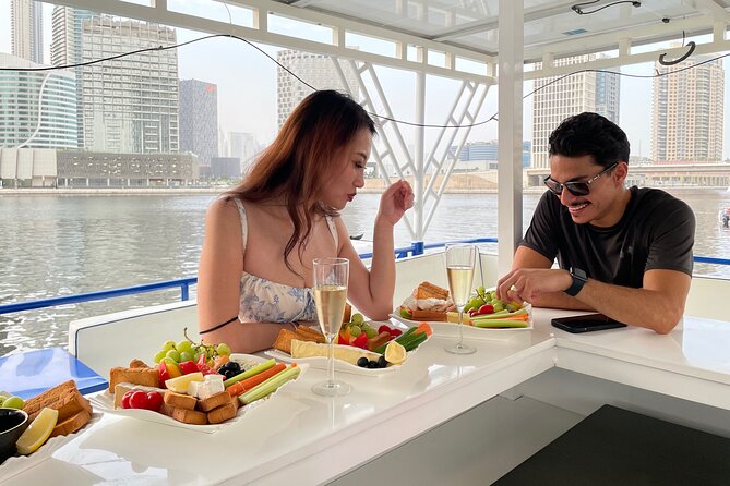 Dubai Luxury Yacht Cruise - Highlights of the Yacht Amenities