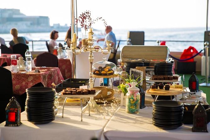 Dubai Marina Dinner Cruise With Drinks & Live Music - Booking and Reservation