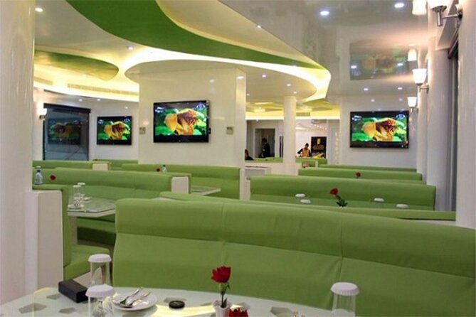 Dubai Marina Luxury Yatch Cruise Dinner With Live Shows - Location of the Yacht Cruise