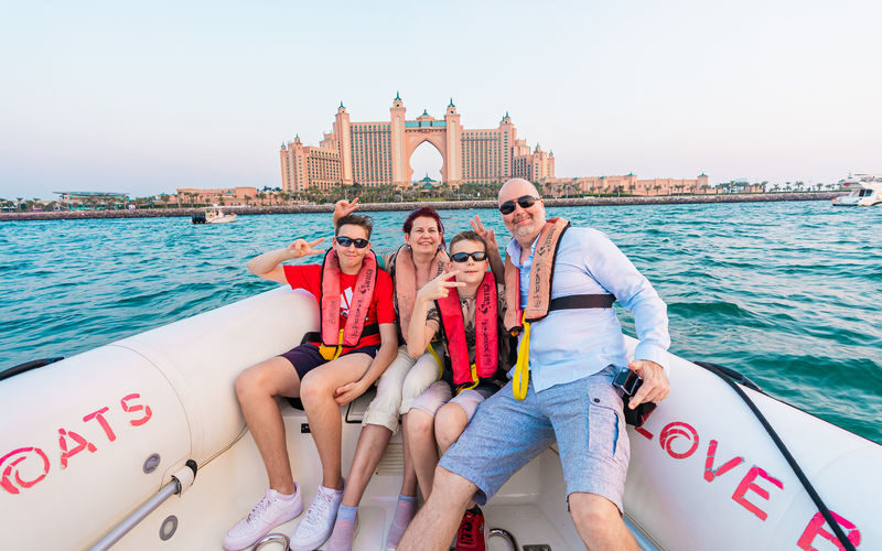 Dubai Marina Speedboat Tour - Guides, photos and the human side