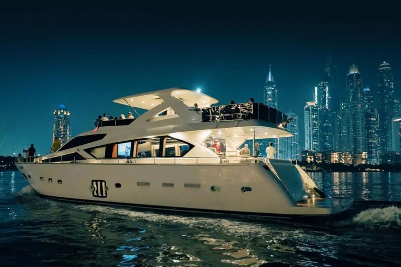 Dubai Marina Yatch Experience - Getting there and preparing for departure