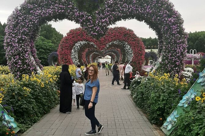 Dubai Miracle Garden and Dubai Frame Tour With Transfer - Capture Memorable Photos