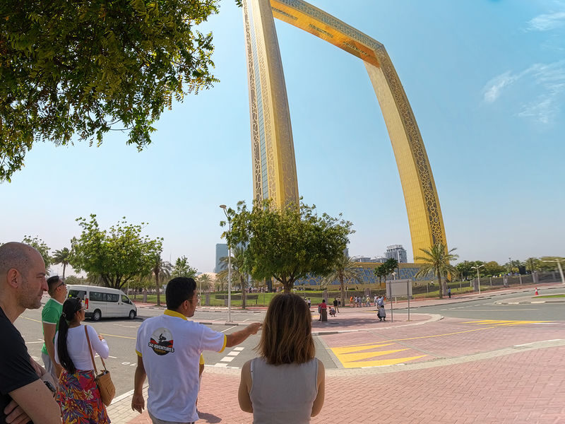 Dubai Old Town Guided Tour with Abra Ride and Burj Khalifa - Landmark stops from the Dubai Frame to Burj Al Arab