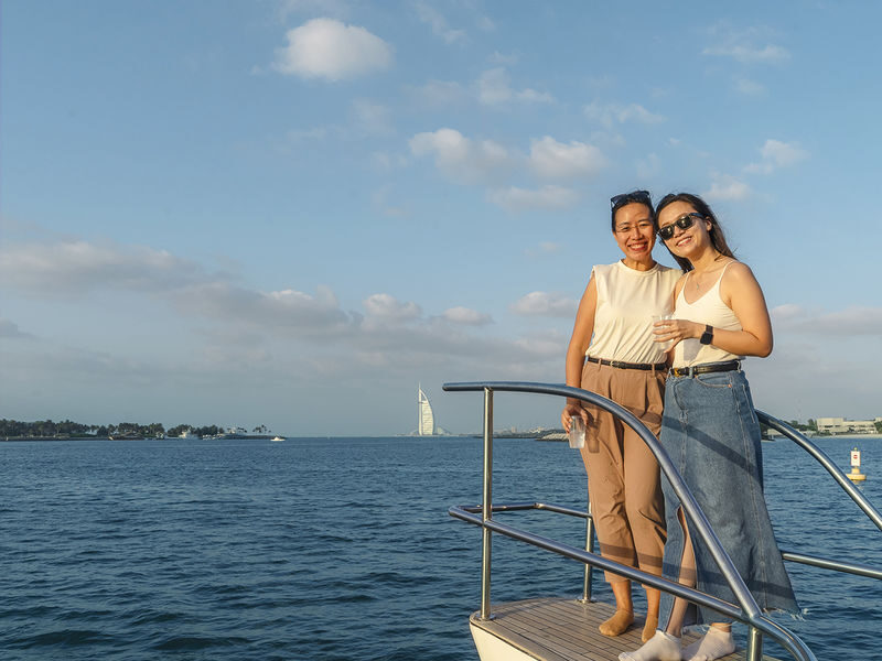 Dubai Old Town Guided Tour with Abra Ride and Burj Khalifa - What the pace means for you