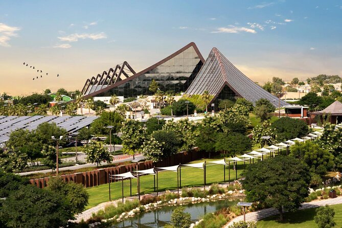 Dubai Safari Park - Animal Encounters and Exhibits